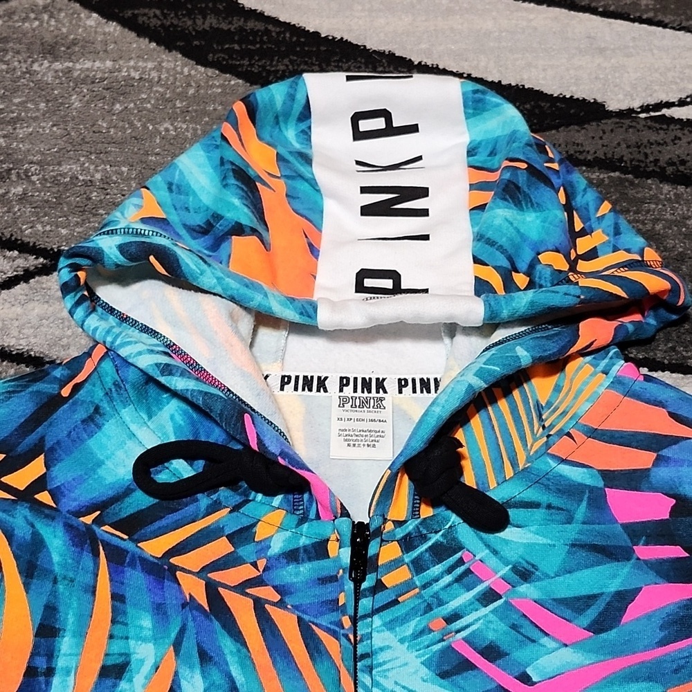 VS PINK 2018 CAMPUS FIT FULL-ZIP NEON TROPICAL PRINT HOODIE SWEATSHIRT J… - Picture 2 of 14
